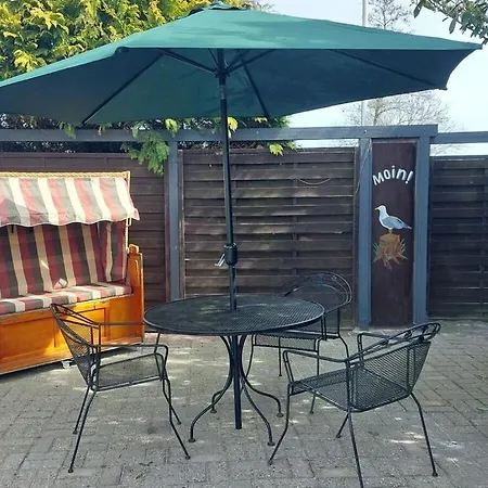 בית נופש Holiday Apartment With 1 Bedroom *